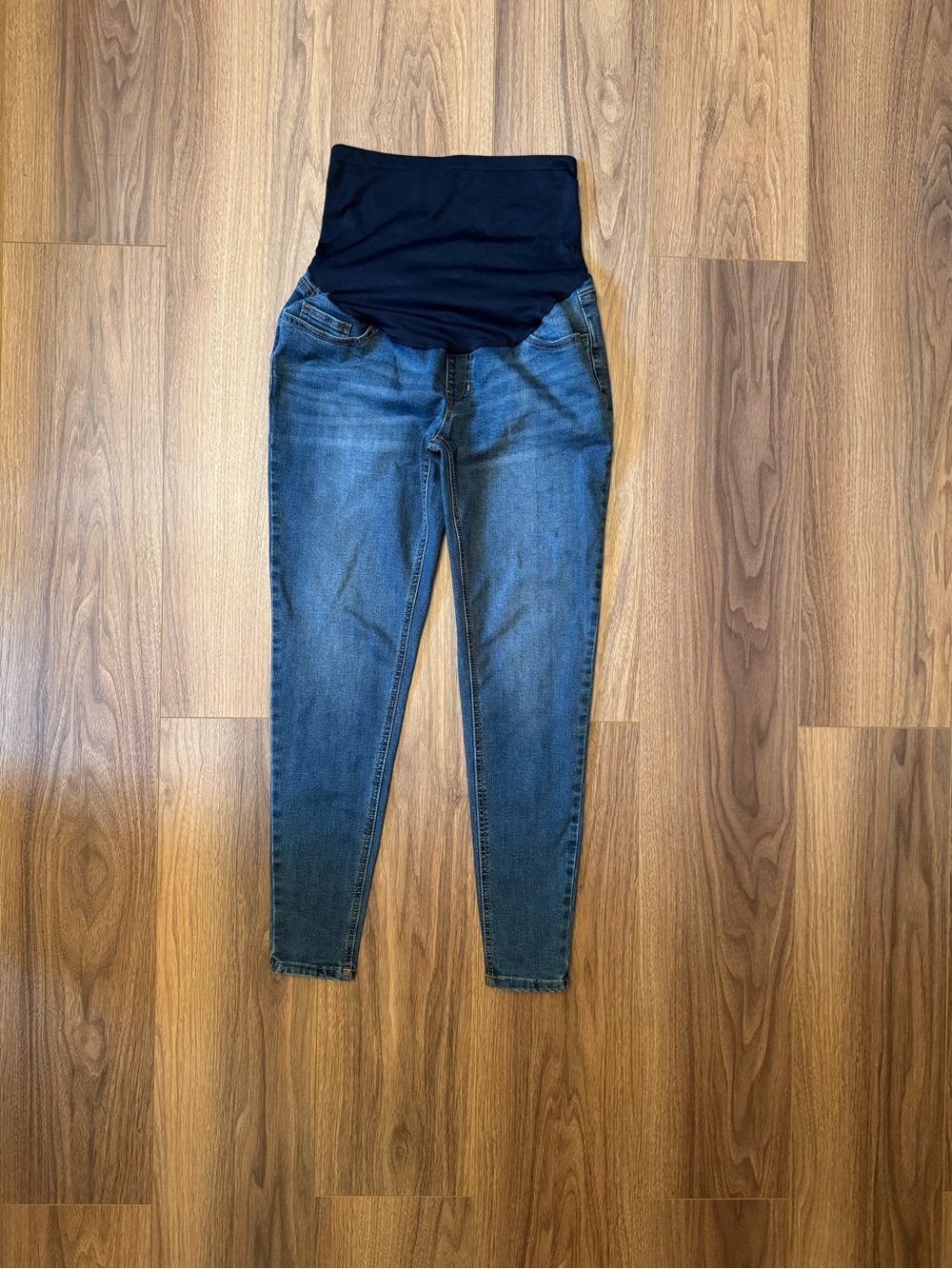 Time and Tru maternity jeans in size S (4–6).